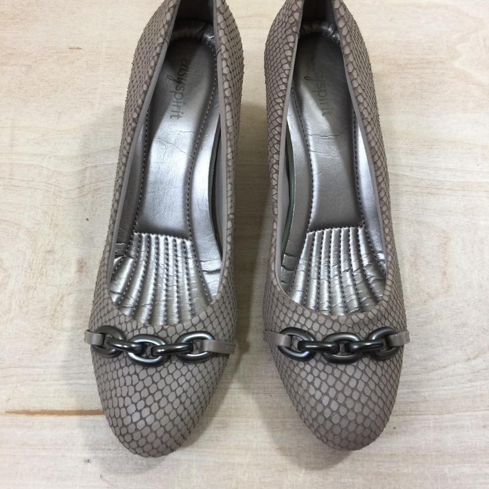 Easy spirit shoes. Tan. Sz 8.5